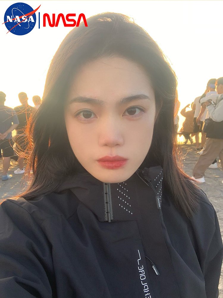 a new 2024, male and female, nasa's scrambling, wind and water-proof, three-and-a-out mountain jacket