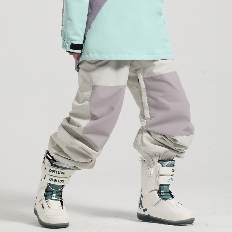 Ski equipment for women with loose waterproof and warm skin-skinners