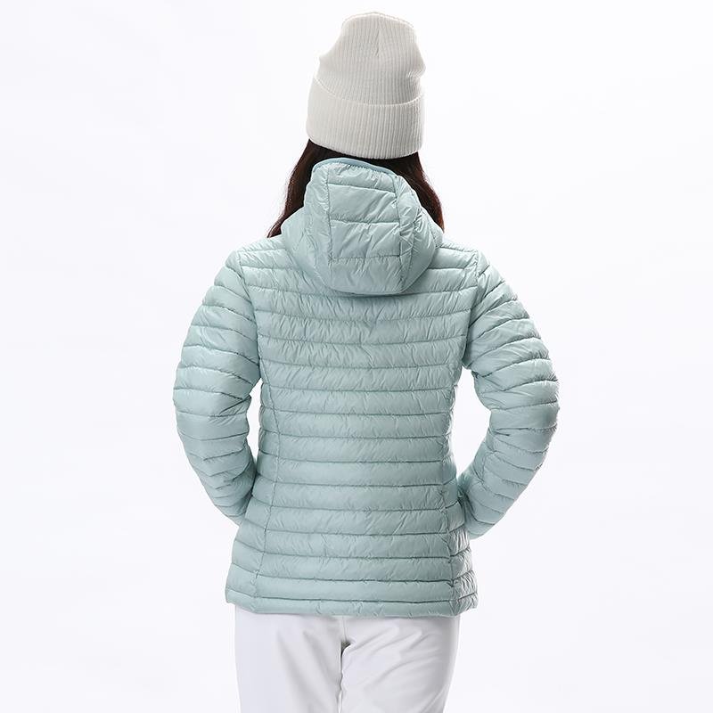RUNNING RUNING RIVER, AN OUTDOOR GIRL'S LIGHT SKI SUIT WITH A COTTON SUIT 2391