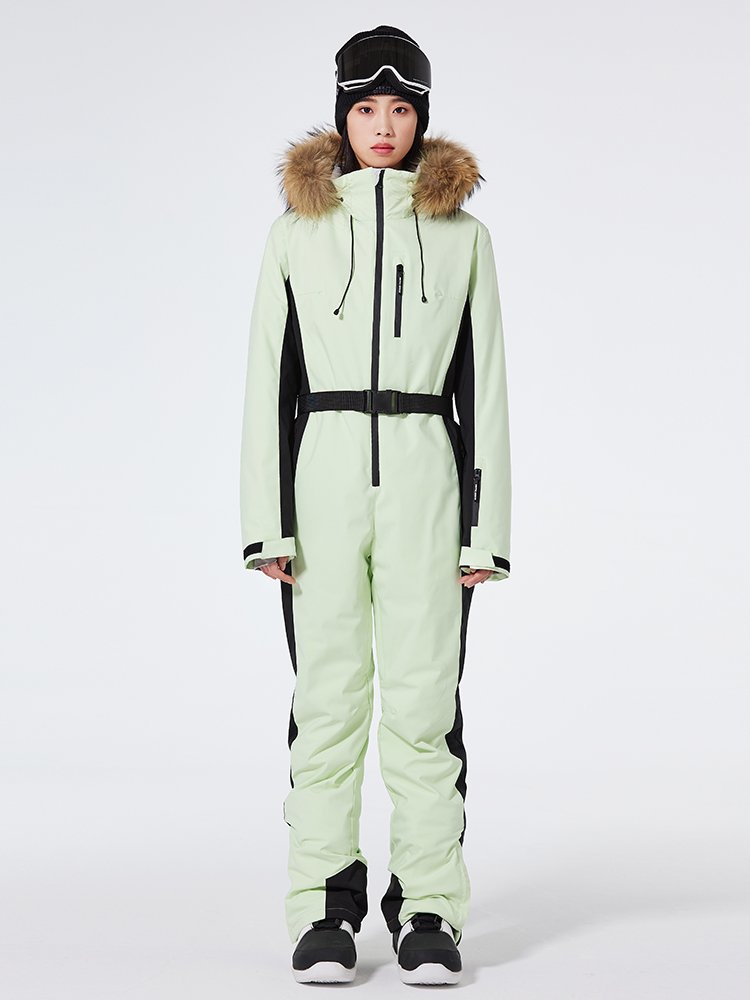 The ski suit suit lady fixed herself up for a winter double-skinned ski hair and a wind-proof, water-heating, gas-respiratory