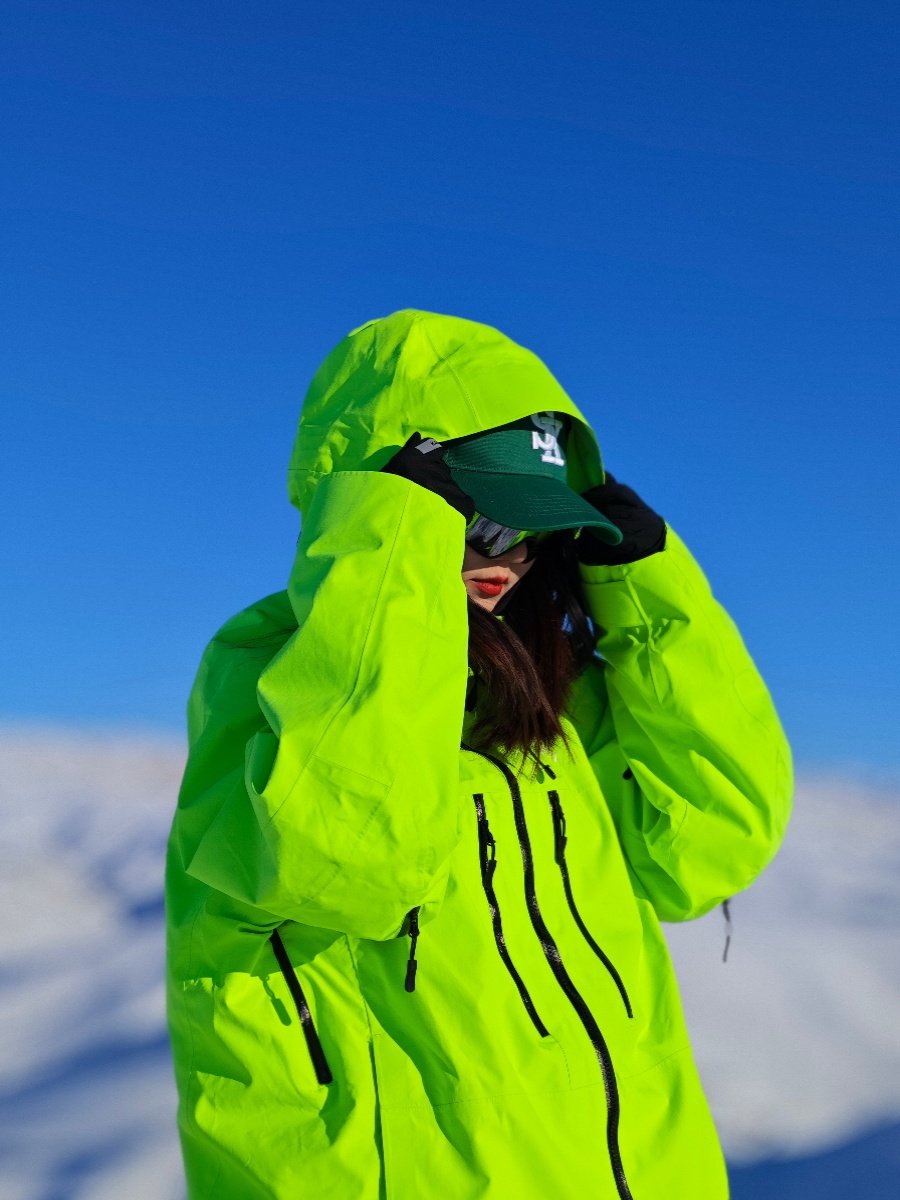 Snow fluorescent green 3L waterproof and wind-resistant ski coat with full pressure oversize and velvet