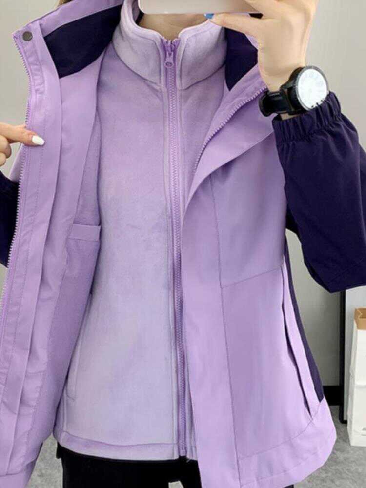 A new 2024 spring, autumn and winter tweezer suit for a man and a woman can detach a small man from the mountain to protect the wind