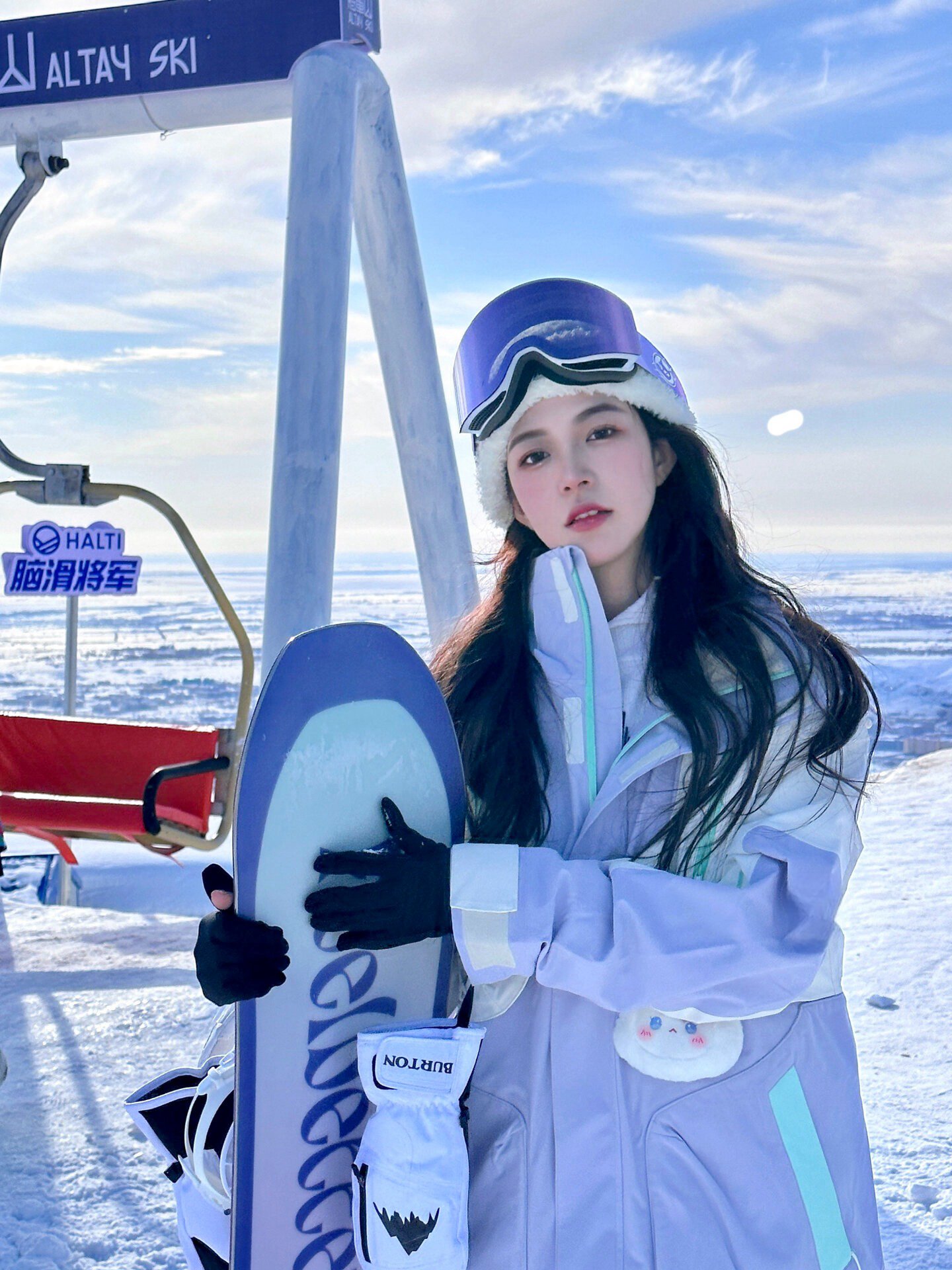 A new 2023 in a ski suit for women, a special waterproof, two-board, high-end ski shorts