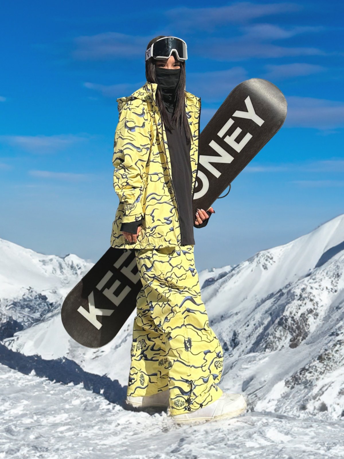 KM THUNDER CLOUD YELLOW SKI SUIT, NEW 2023 SNOWSUIT SUIT FOR MEN AND WOMEN WITH WIND AND WATER PROTECTION AND HEATING