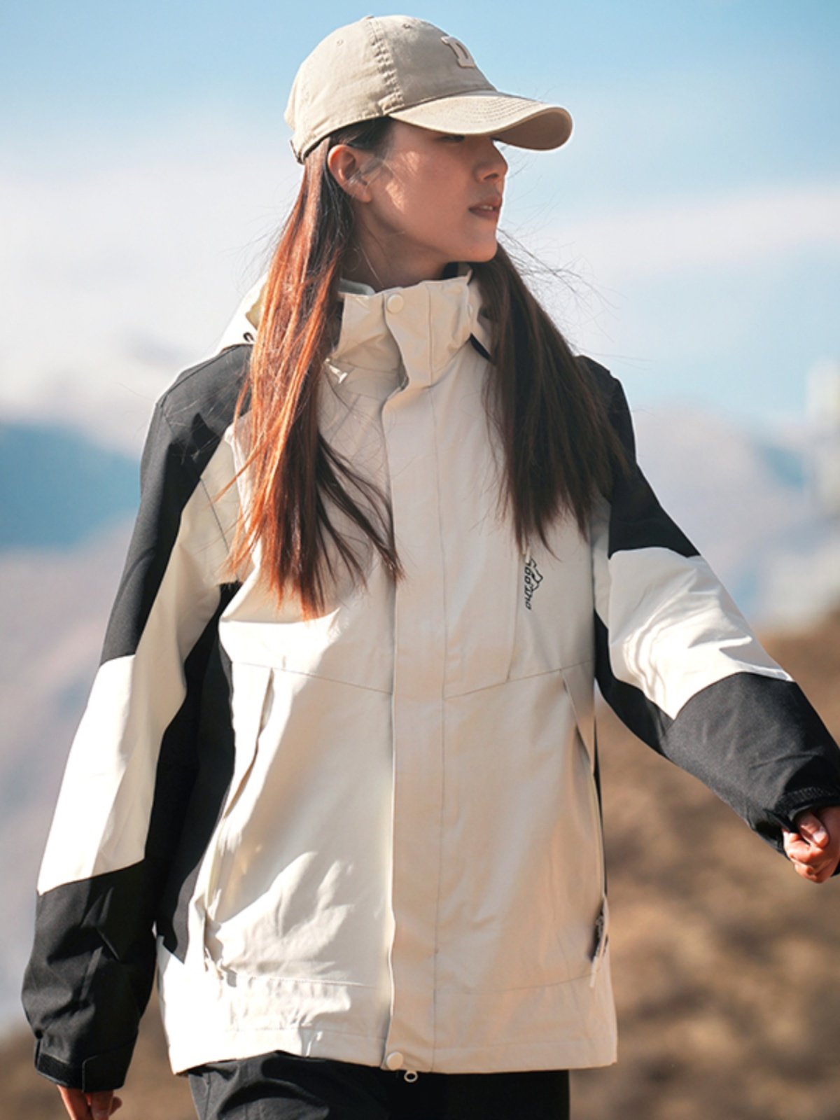 A new, windproof, waterproof mountain suit of 2024 with a tweezer coat and a twilight coat