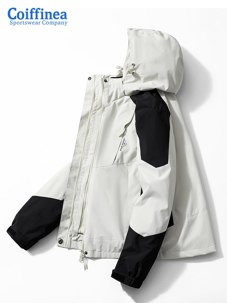 Three times a man and a woman in an assault suit can untangle an outdoor twirl to warm the autumn and winter with thick coats