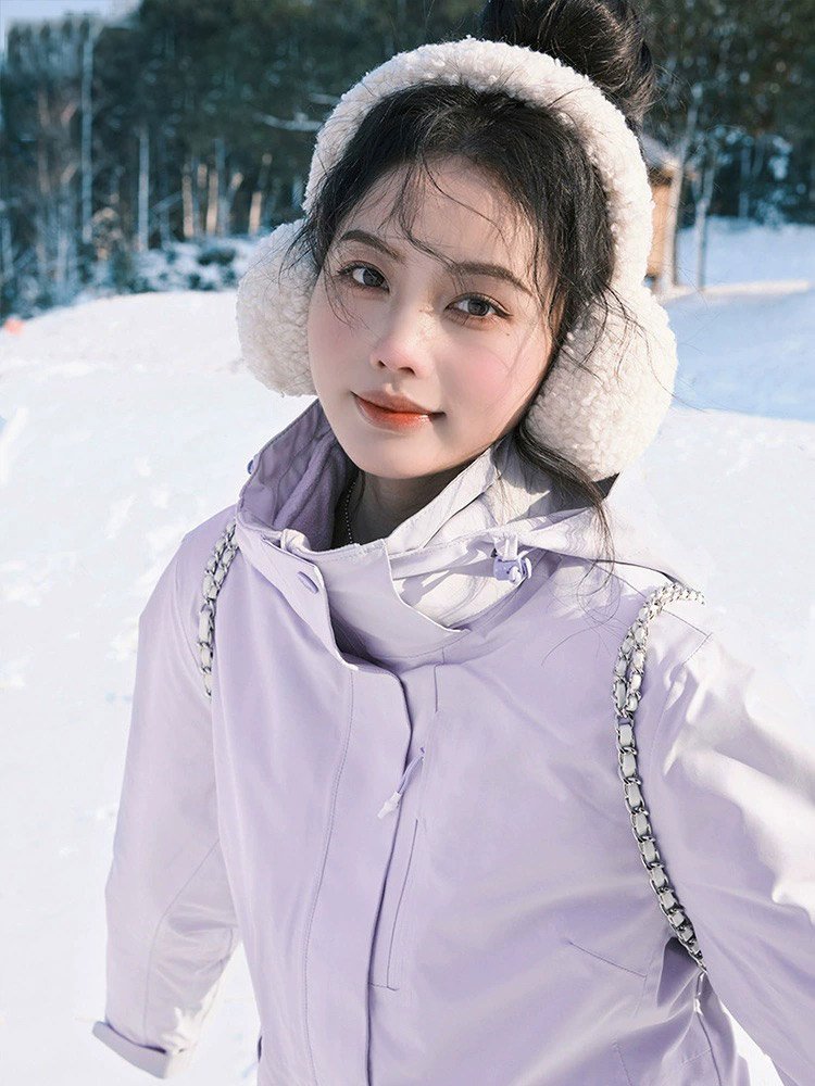 GU'S LITTLE T-SHIRT GIRL, A NEW 2024 IN AUTUMN AND WINTER