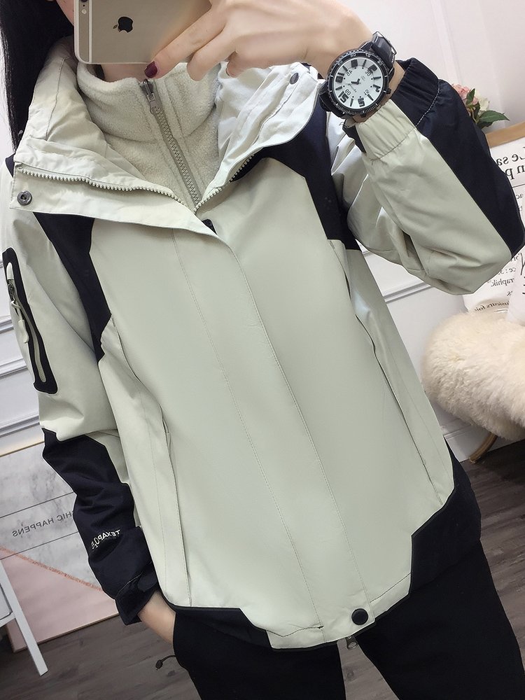 T-shirts, three-to-one, will remove the wind and water-proof, new, outdoor skis