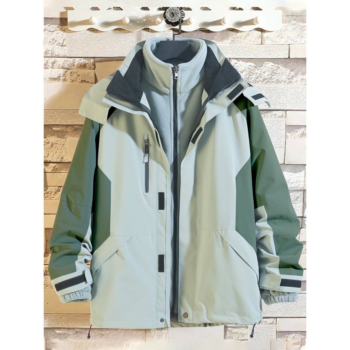 Two pairs of Dicanon's outdoor tweezer suit for both men and women can be removed from the wind and water-proof Tibetan Brigade