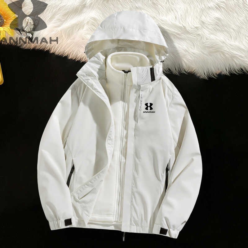 A new 2024 in the spring and autumn winter for an exterior wind and waterproof man with a mountain coat