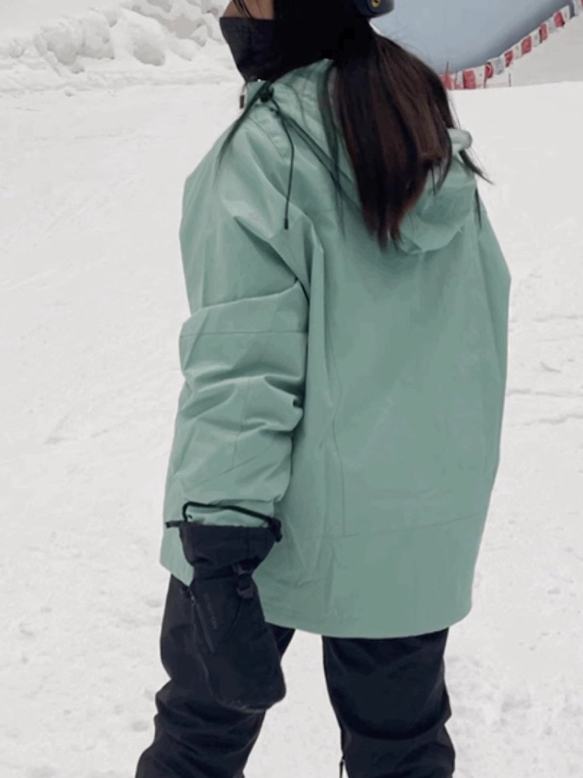 Italian ski couple dopamine outside the autumn and winter, wearing a ski jacket to get to the top of the mountain
