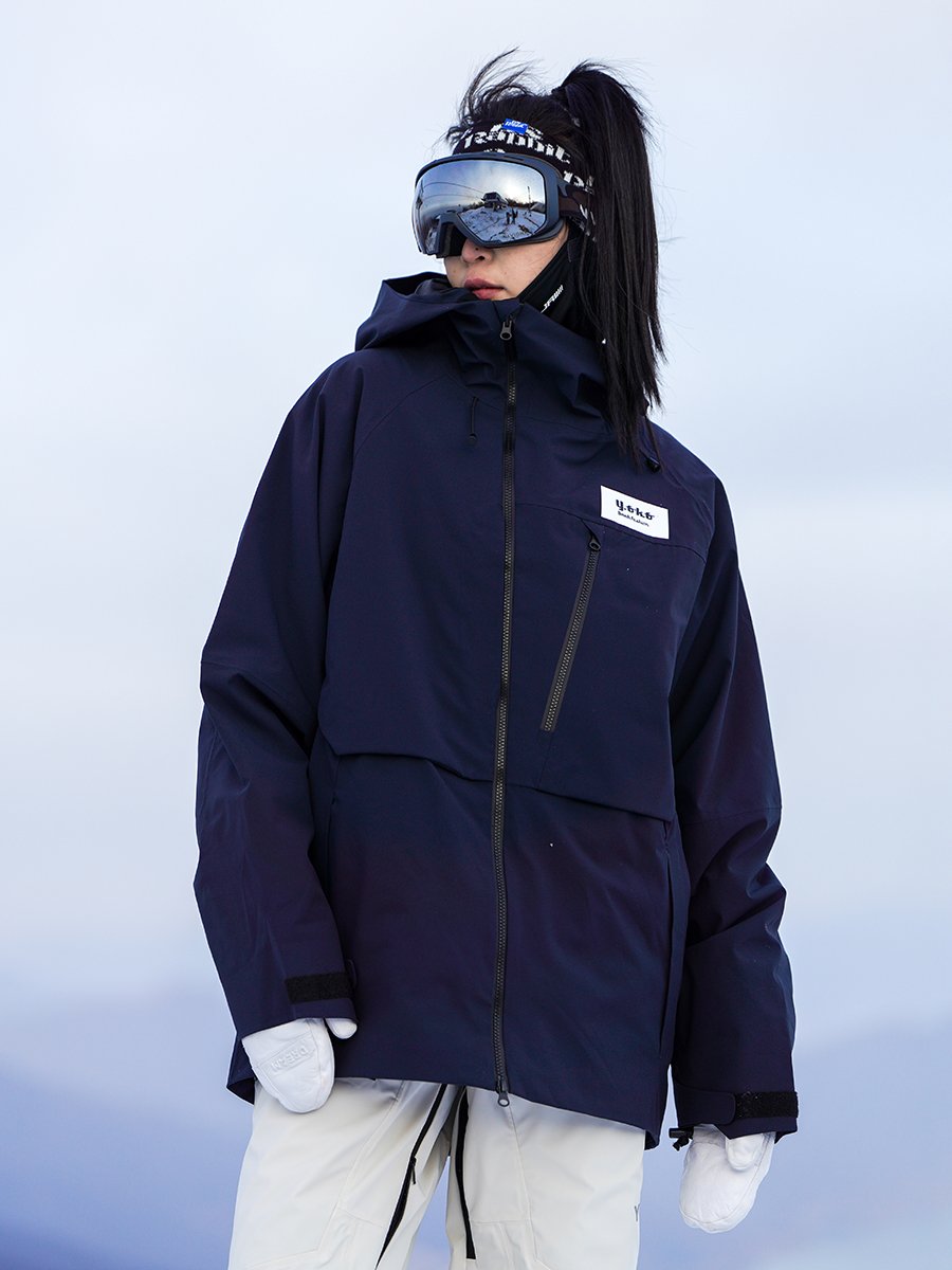 YFKF23 NEW DOUBLE-BOARD WOMEN IN SKIS OUTSIDE OF THE HOUSE