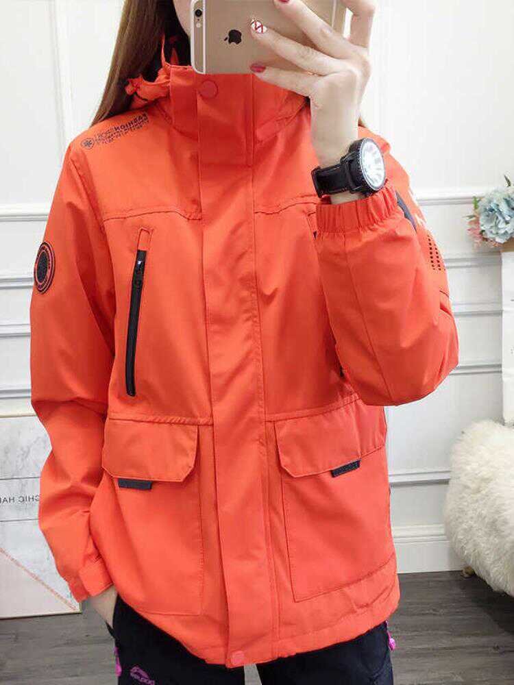 The woman in Philapai's exterior assault suit three times a winter windproof and waterproof