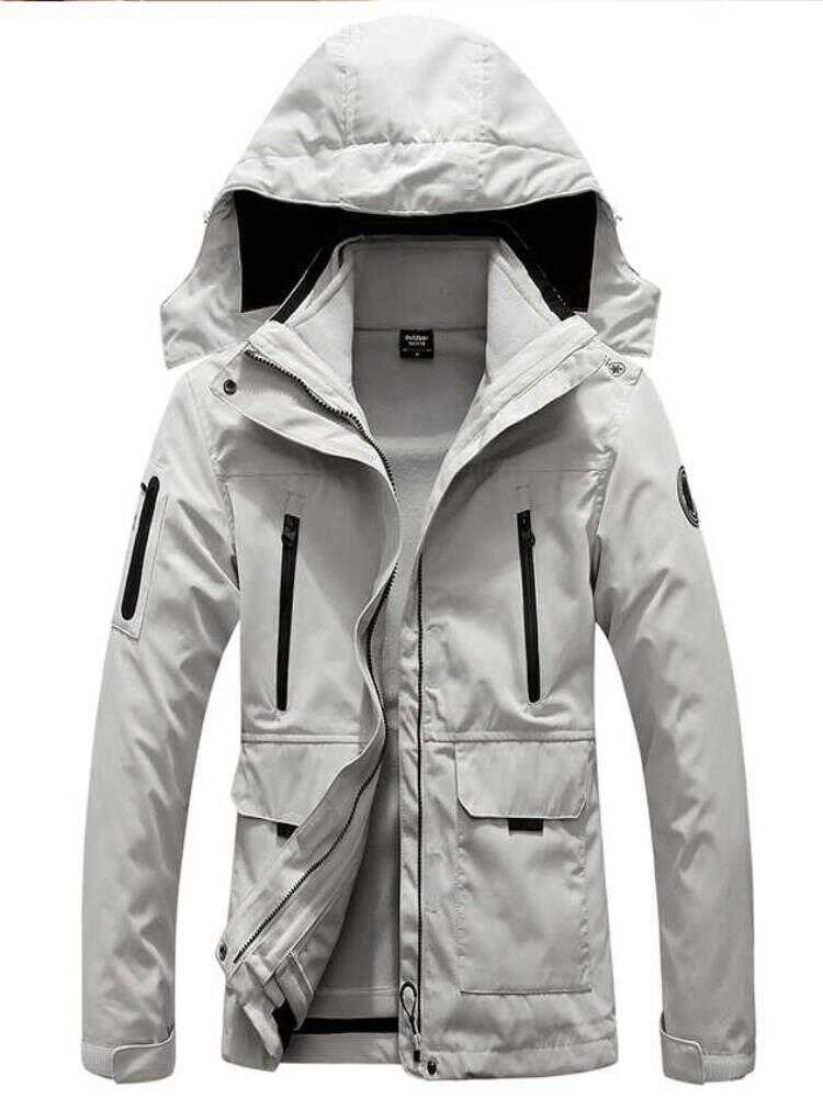 The woman in Philapai's exterior assault suit three times a winter windproof and waterproof
