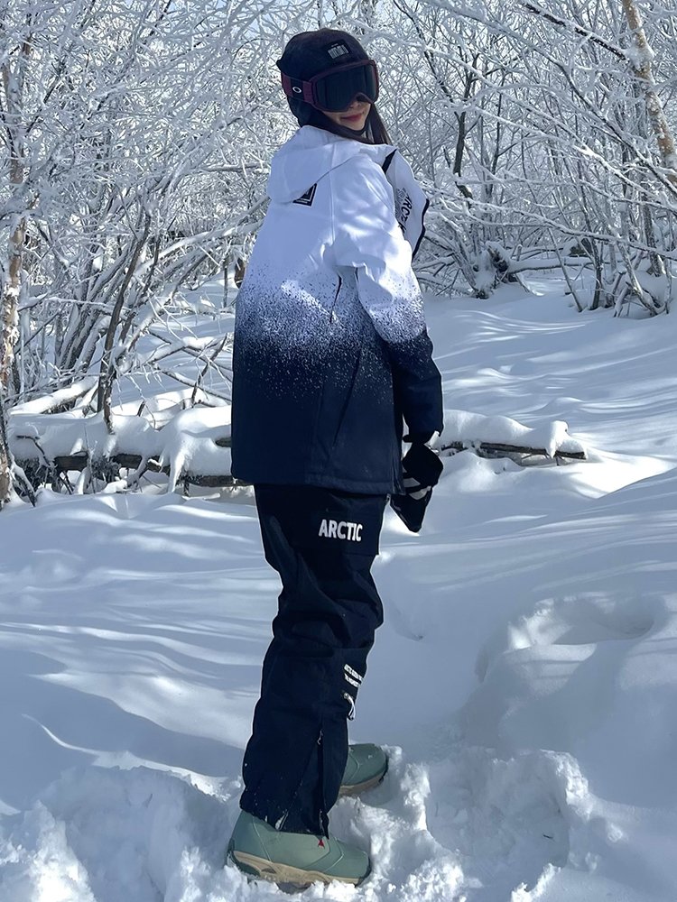 Ski-suits for men in their winter outdoor weather and water-proof and thick ski pants, double-board skis