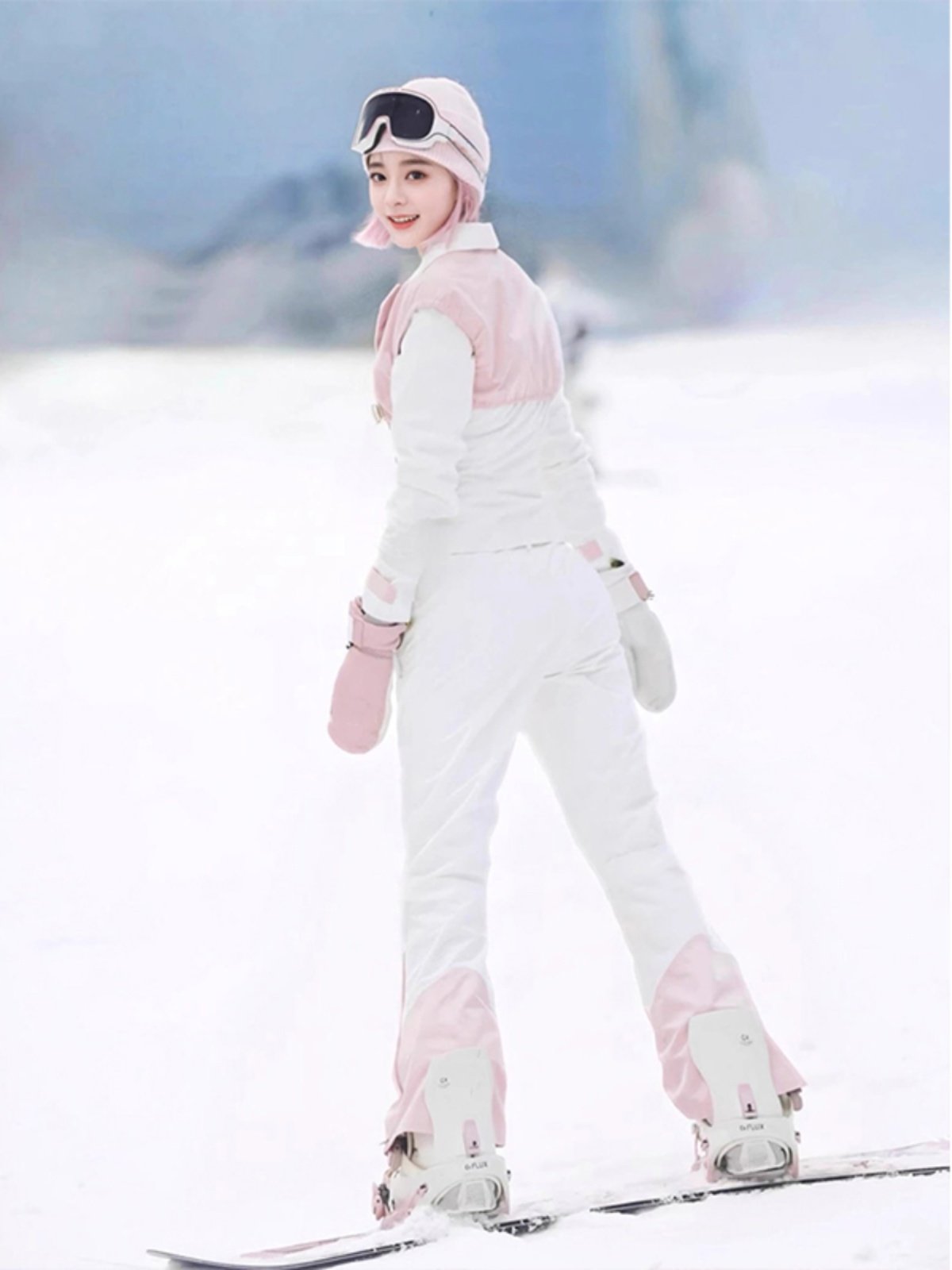 FYUT OUTDOOR SKIING SUIT FOR A WOMAN WITH A WARMER COAT 2024 AND A NEW TWILIGHT PAIR OF SKI PANTS