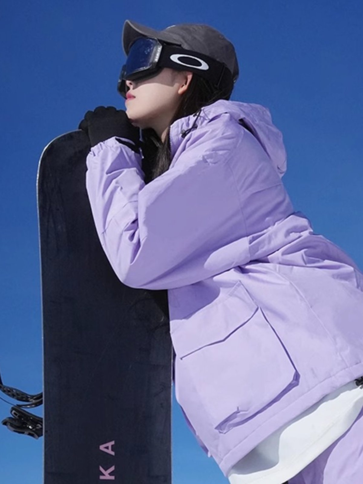 The Italian ski suit, the man and the woman who paid for the heat, the one-board, loose coat, the two-board ski suit