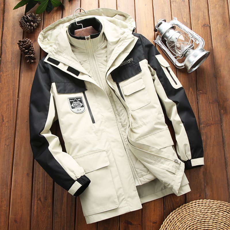 The men and women in the promotion of top-downs can take off their coats in a three-and-a-half-a-half-a-day Korean waterproof and windproof suit