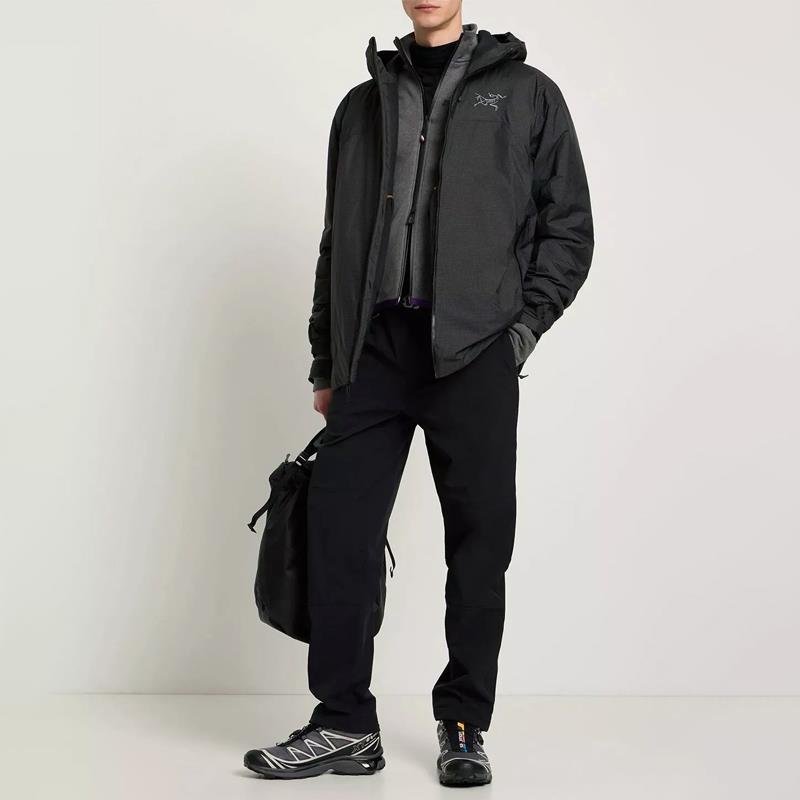 Rush 29700, the man with the first bird skiing suit, the wind-heating cotton suit, the future shell of GTX