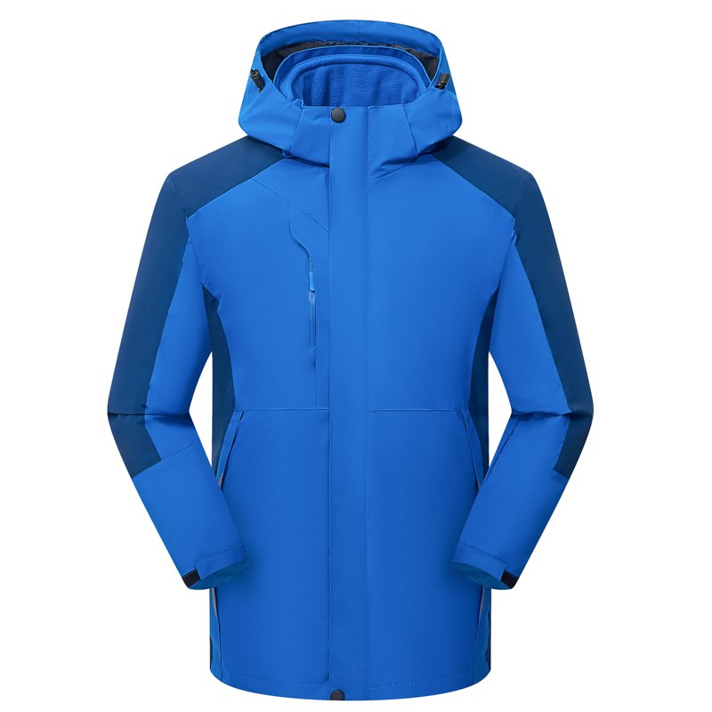 A man in an outdoor assault suit with three velvets in the autumn and winter can remove a woman in a wind jacket ski suit from Tibet