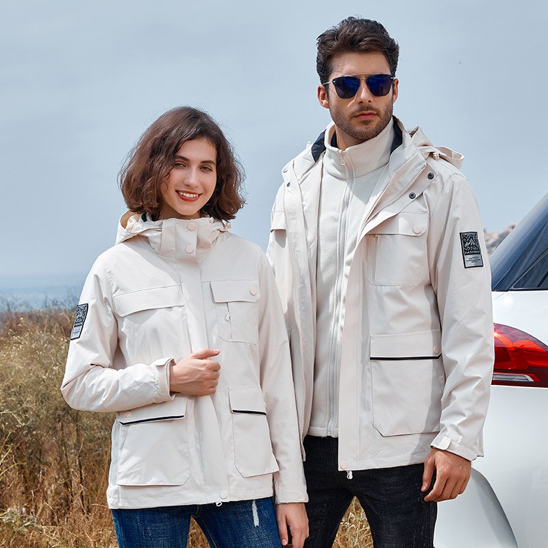 The three-in-one in-the-out velvet velvet man can remove the ski suit with a warm, warm coat