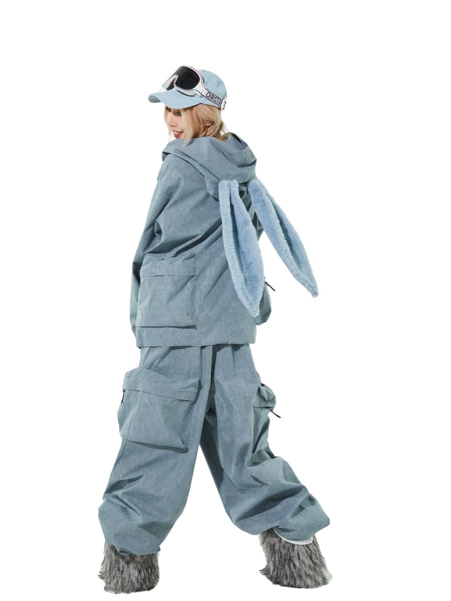 Swagli skiing lady rabbit ears specializing in waterproof, wet-air skiing