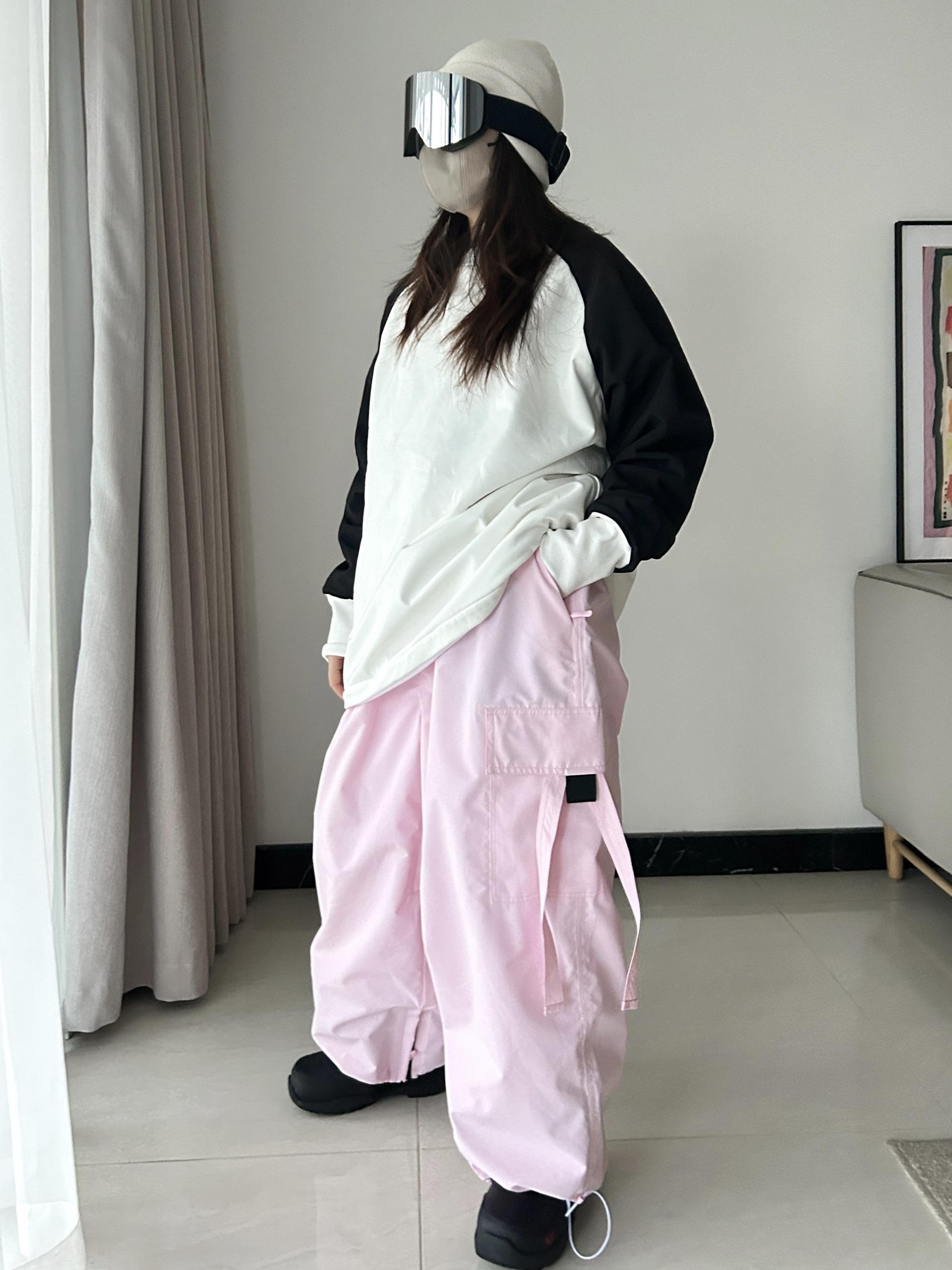 SKI-PANTS WITH LOOSE-ON-A-SKIN-A-SKIN
