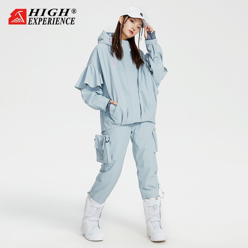 Up to the top, women in high-ski-ski suits with a water-proof, warm hoodie, one-on-one, two-skinned snowsuits