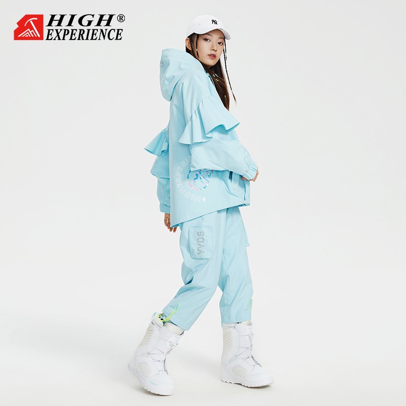 Up to the top, women in high-ski-ski suits with a water-proof, warm hoodie, one-on-one, two-skinned snowsuits
