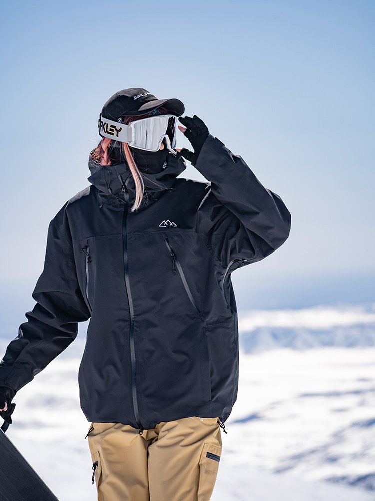 A new 2024 for a women's skiing suit in Culonia