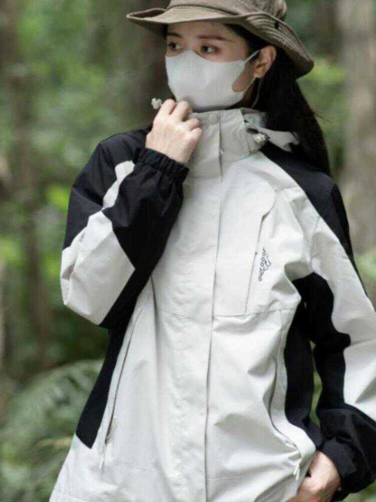 A new 2024 for men and women with a hot summer assault suit