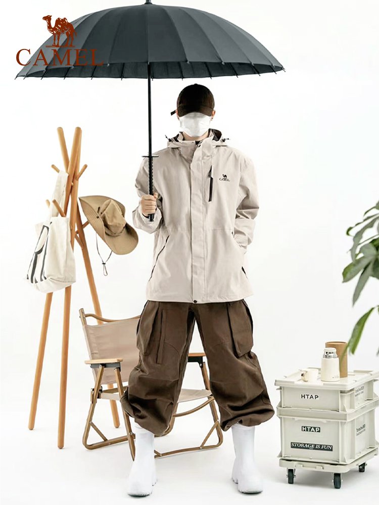 Camel rain, purple t-shirts, three times one to remove the 24-year-old wind and water-proof mountain coat man