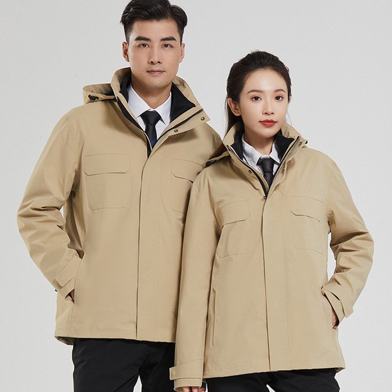 Two sets of a three-in-a-one for the new outdoor assault suit in the fall and winter to remove windproof, waterproof skis
