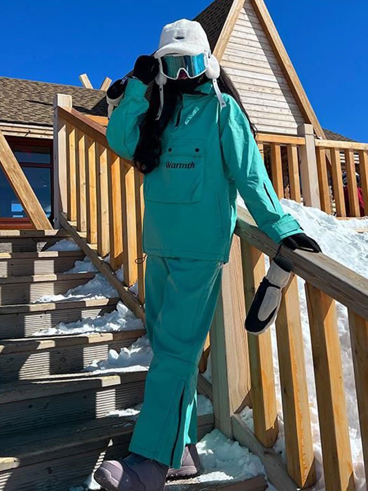 A new 24-skissing suit for a Korean one-board, two-board, wind and waterproof, and a cotton outdoor ski suit for a woman