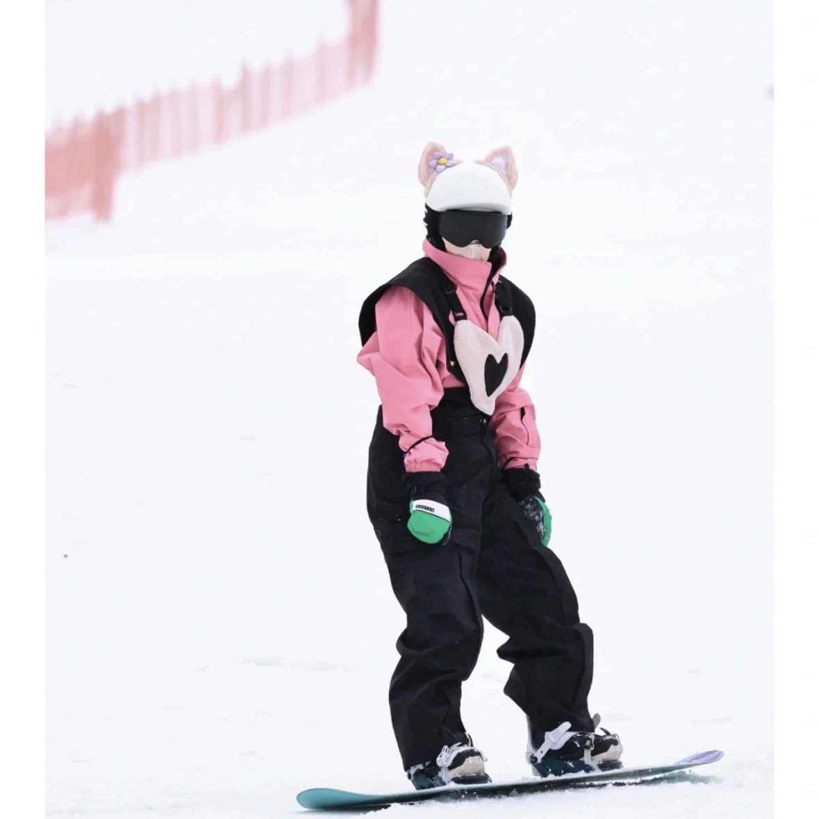 White Hill skis lease, heart suit (bold)