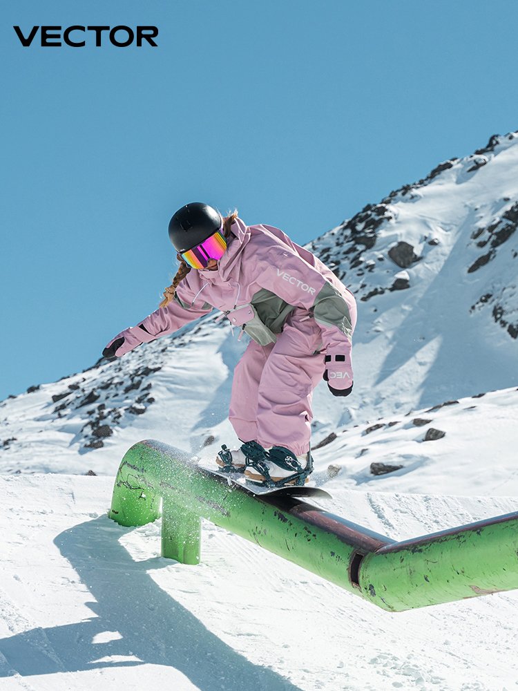 VECTOR PLAYS A SKATING SUIT WITH A COLD, WIND AND WATER-PROOF, OUTDOOR SNOW COAT