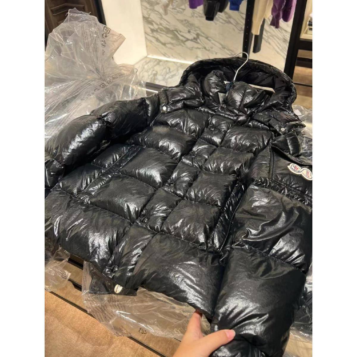 ♪ Back in the season buying Moncler/Scrambling Mayaya's 70th Anniversary Hat Fuffy Ski coat ♪