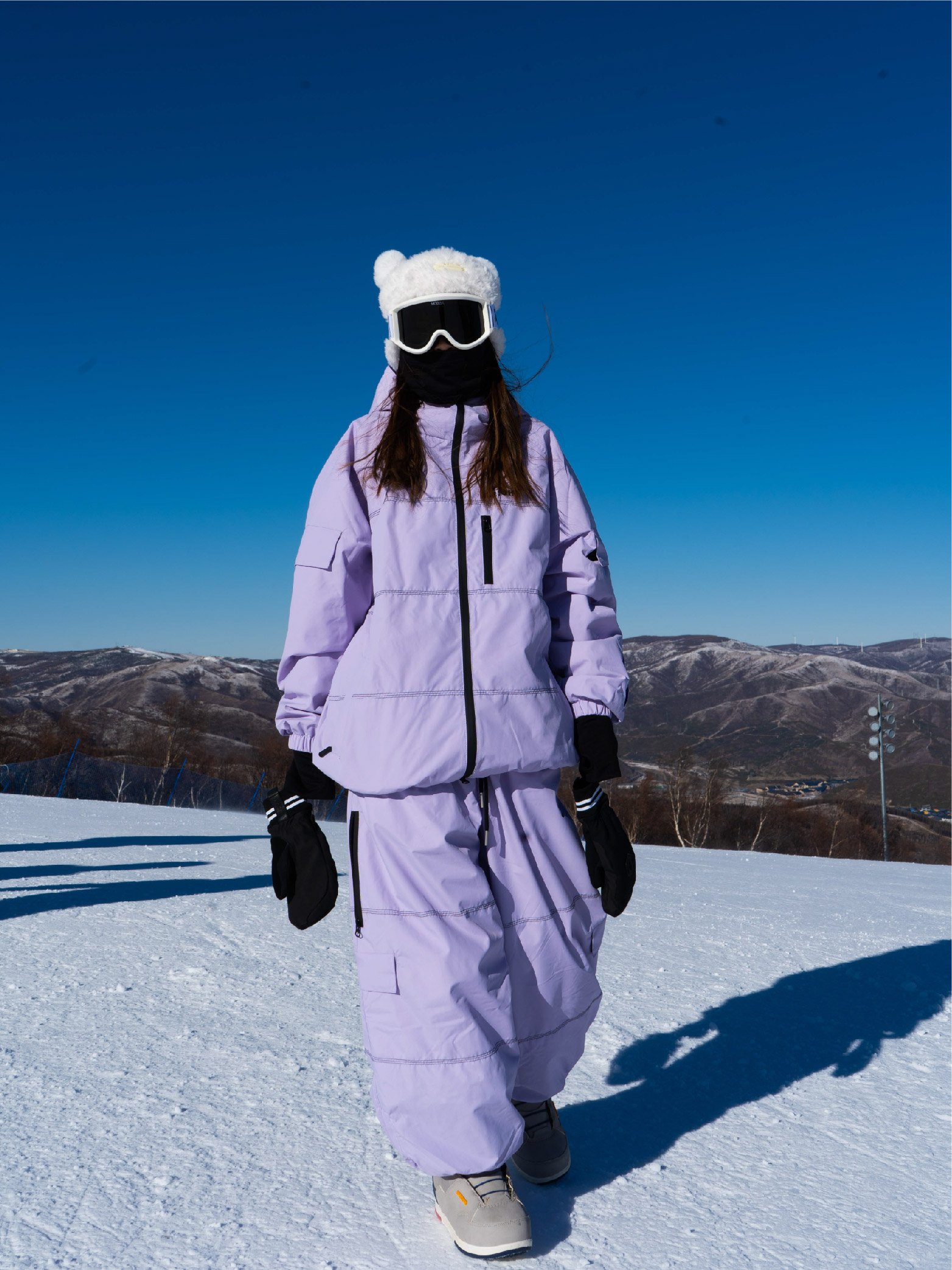 Geight Green Collision Ski suit, with a loose ski suit, scrambling one-board, two-board ski equipment