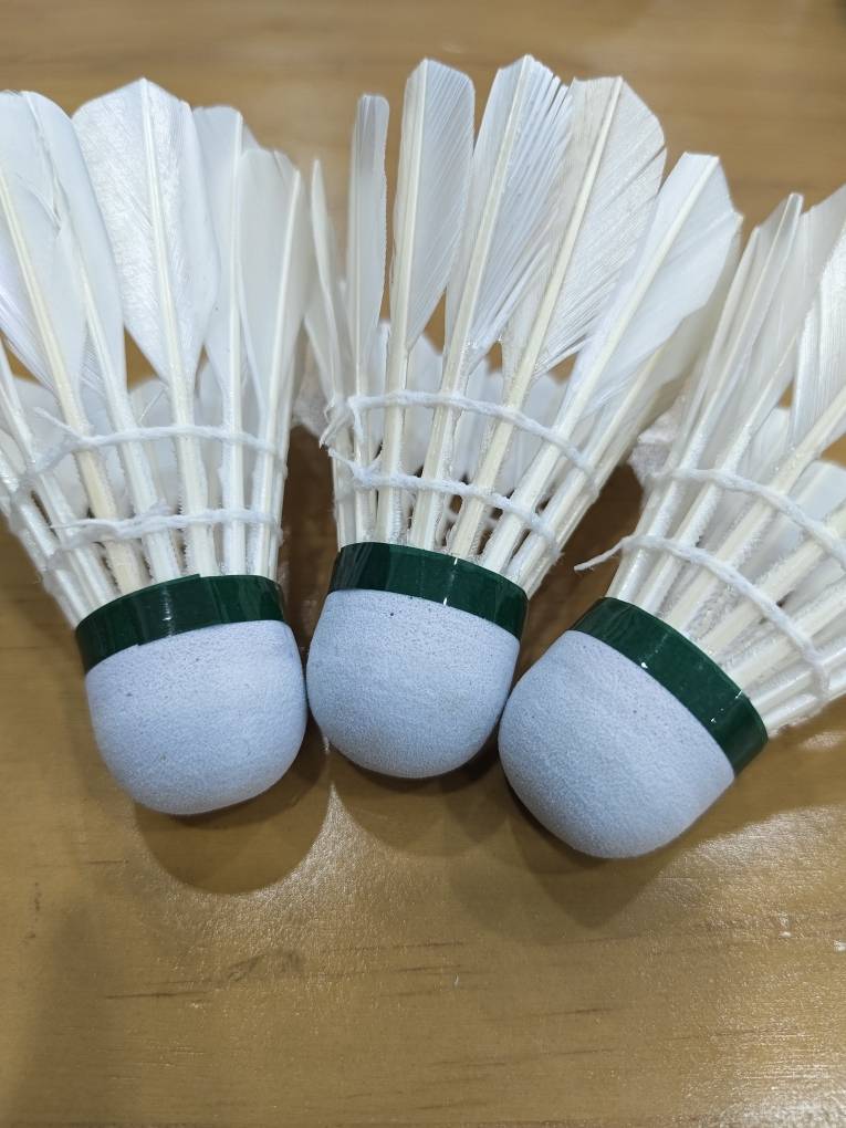 Genuine duck hair badminton 3 installed durability and not bad 6 installed indoor and outdoor training professional durable badminton
