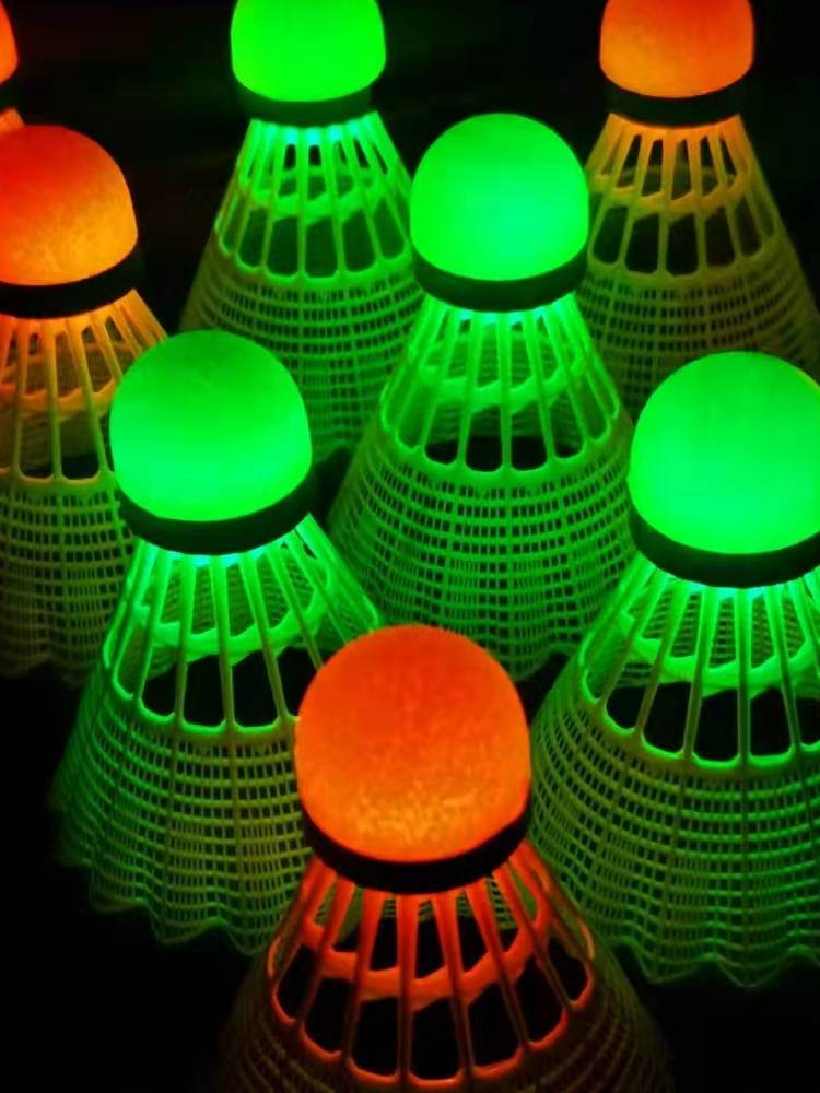 McNyton night lighted badminton feathers and nylon nylon platters with light