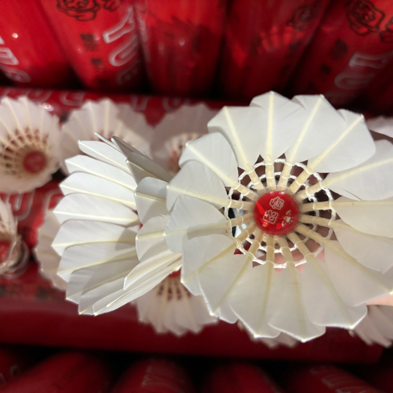 Yueyu badminton manufacturer Direct selling and fighting king professional competition selected duck hair real shot