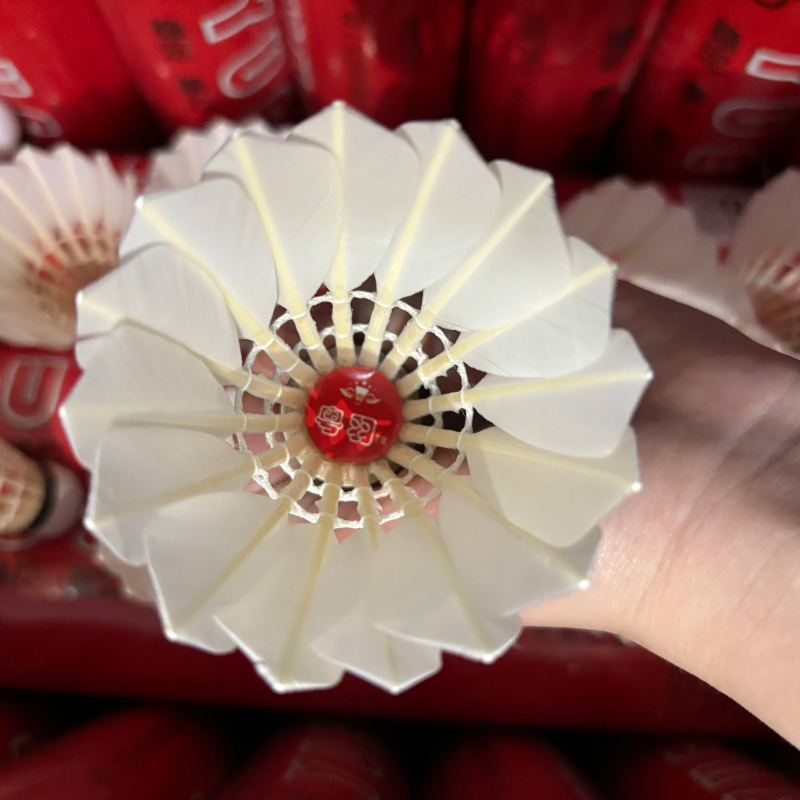Yueyu badminton manufacturer Direct selling and fighting king professional competition selected duck hair real shot