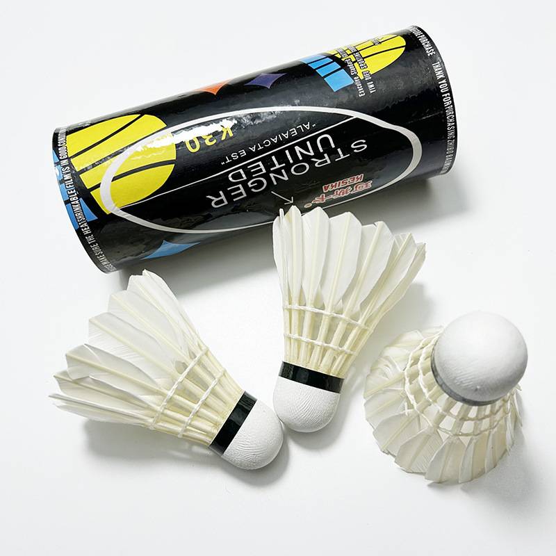 6 badminton 6 installed genuine goose hair balls stable and resistant to indoor outdoor training.