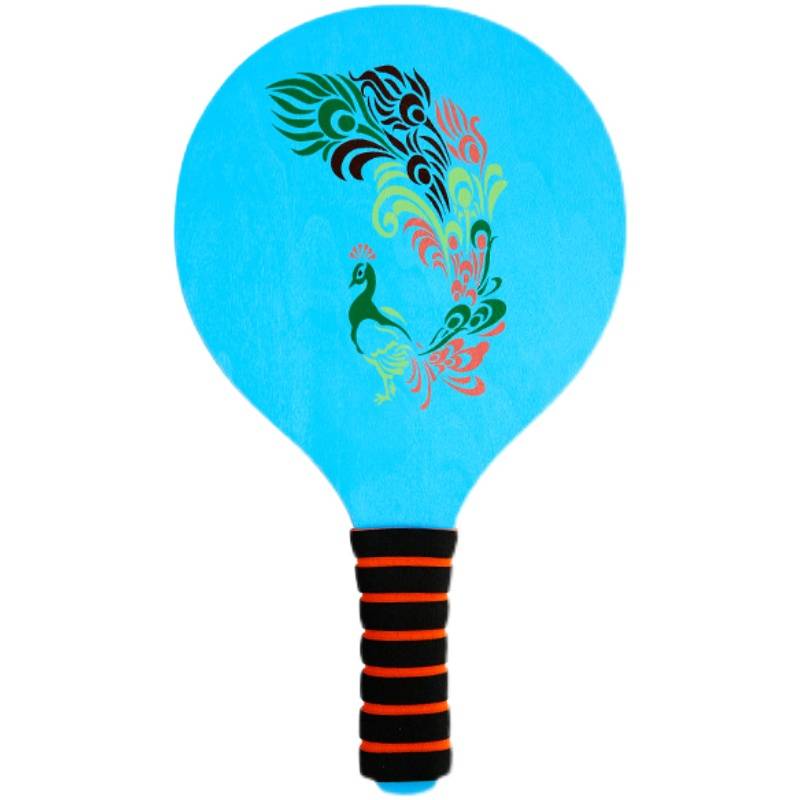 The new thick solid wood board badminton racket peacock board badminton suit indoor children's sports fitness free 12 ball bags