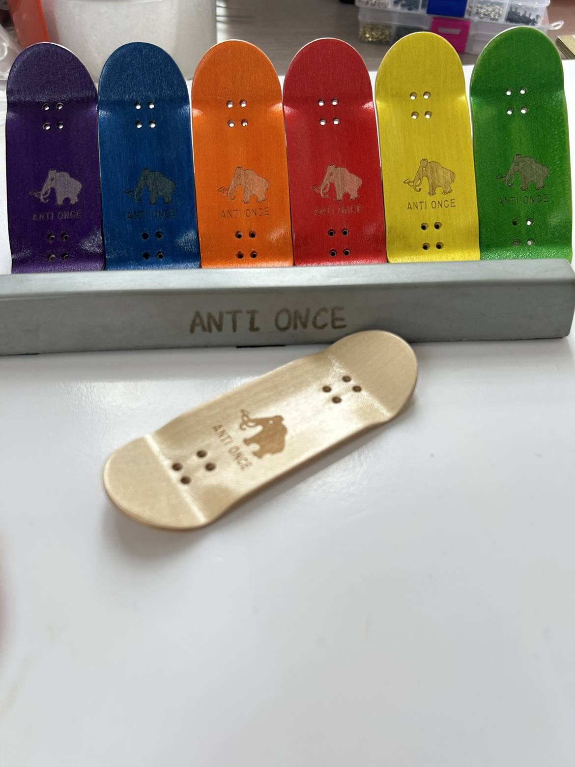 Antionce professional maple finger Canadian skateboarding wide board 34mm*98mm skateboarding