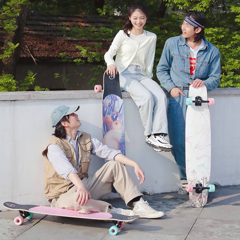 Professional board for young boys, girls and boys, and young boys, and young girls, on the flat-board