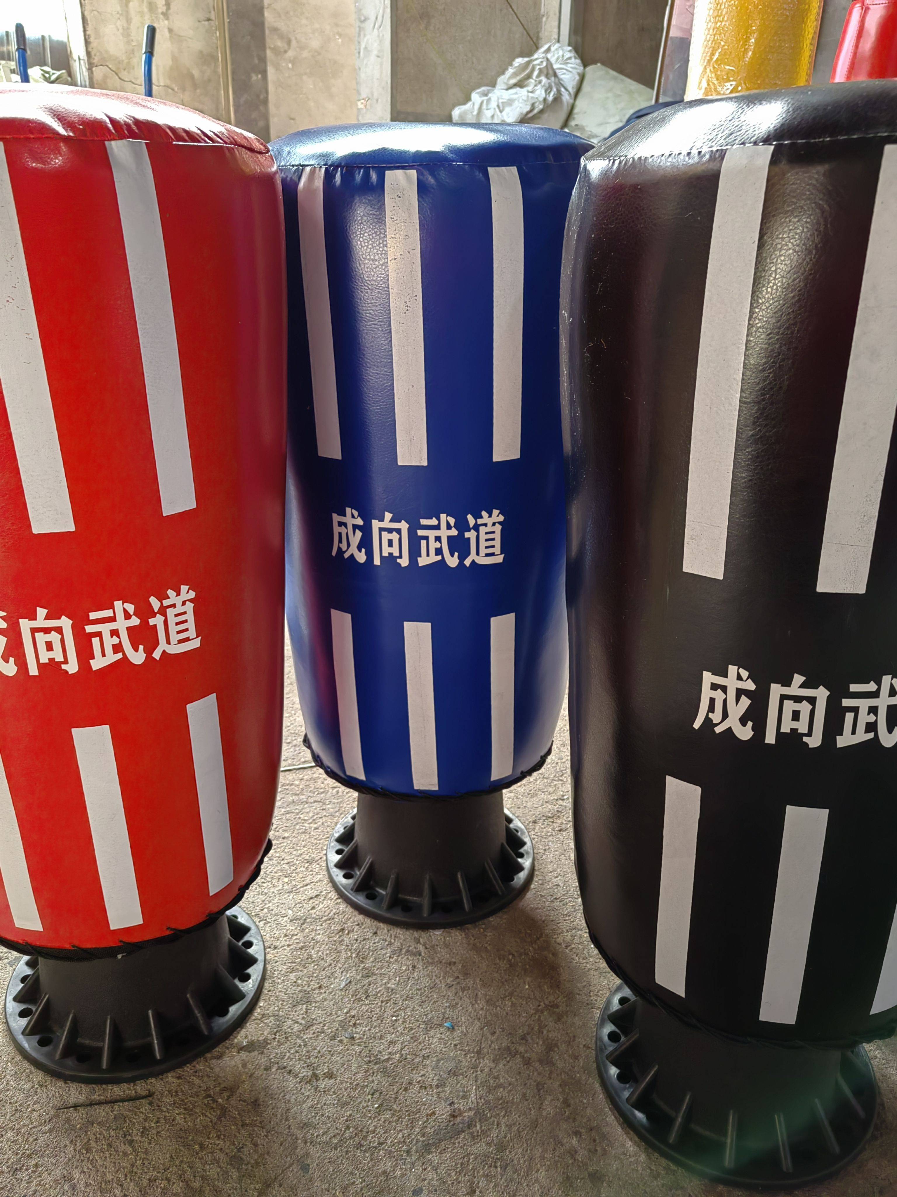 The sandbags for taekwondo's children used undefeated training equipment to fight out adult gloves