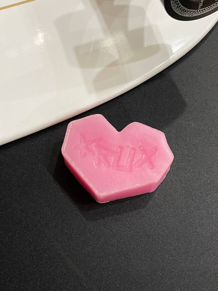 KRUX189C pink love skateboard wax carver Luchong board special skateboard wax aid slide slide slide lubricating wax block