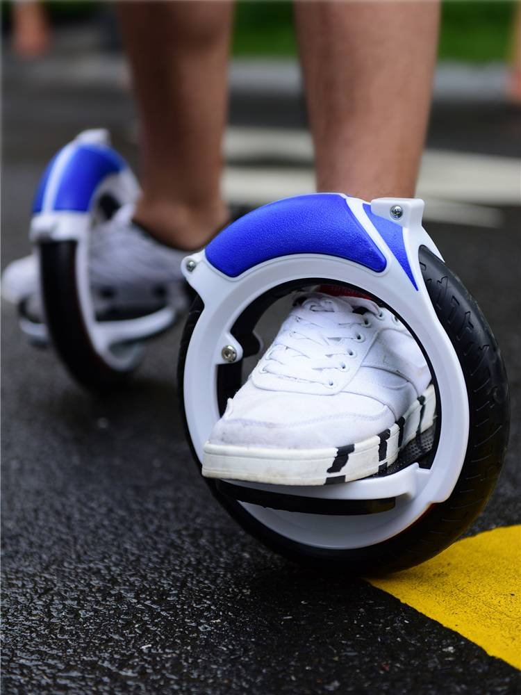 Luowei X12 Fire Wheel Wireless PU S quiet split -type trajectory Roller skating hotwheel Stepshop skateboarding