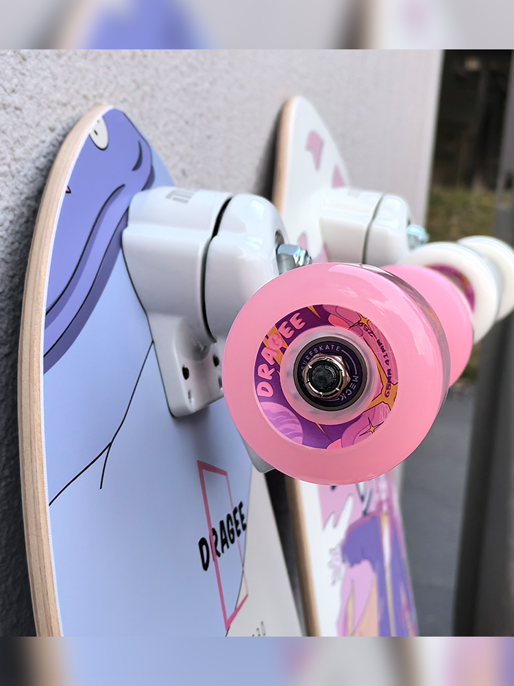 Dragee sugar coating land surfboard professional skateboard girl beginner adult children's novice punching road